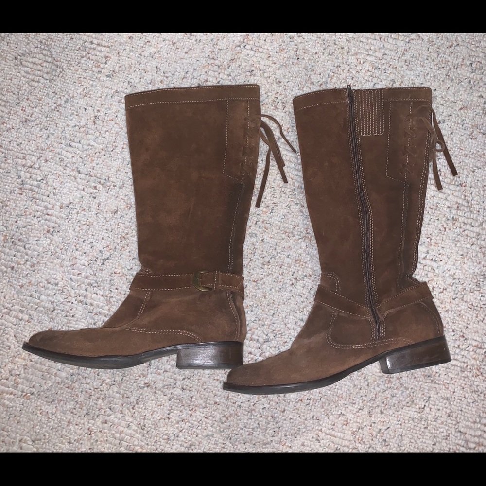 Suede boots